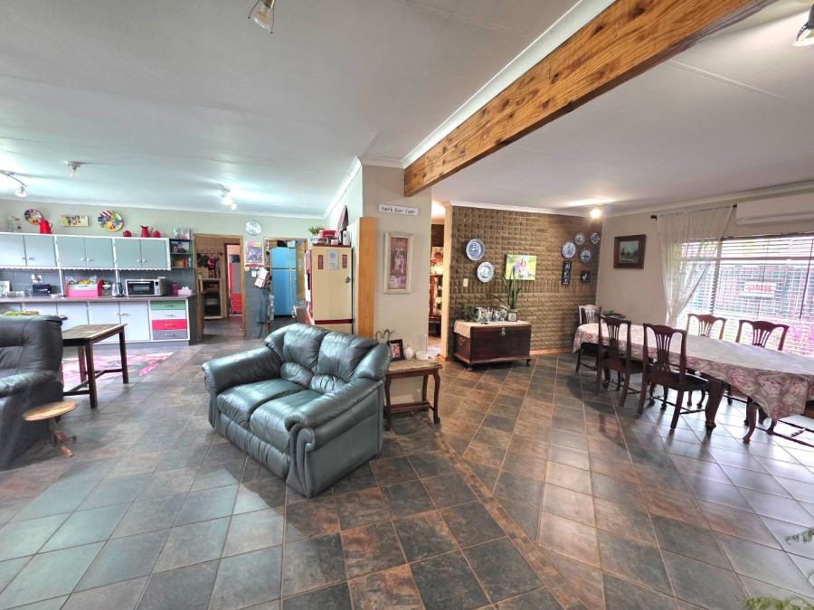 4 Bedroom Property for Sale in La Provance Free State